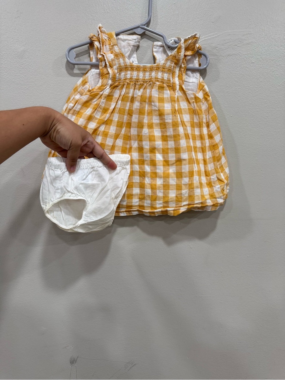 Carter’s grid kids dress size 6month
